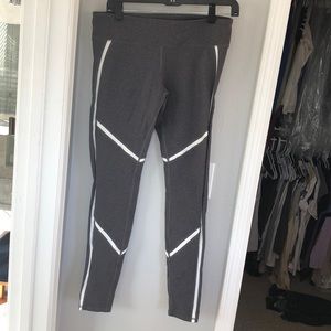 Alo workout leggings. Medium